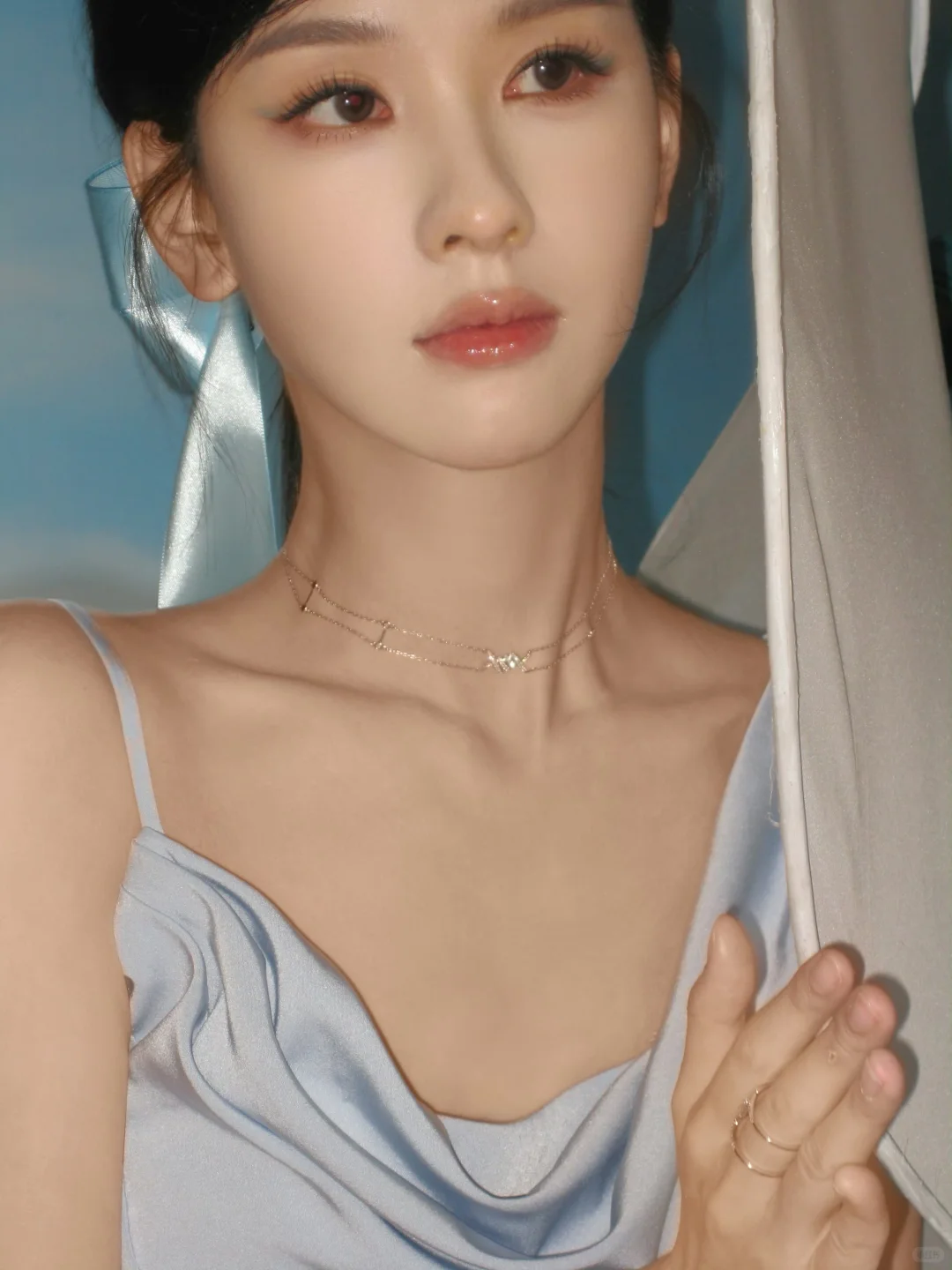 给陈都灵化的氧气海盐妆