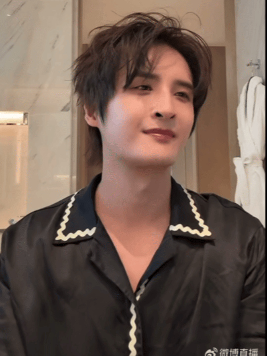 九尾跳张远新歌真尽力了 九尾火速安排张远新歌首cha，跳舞拼尽全力的样子超有梗，