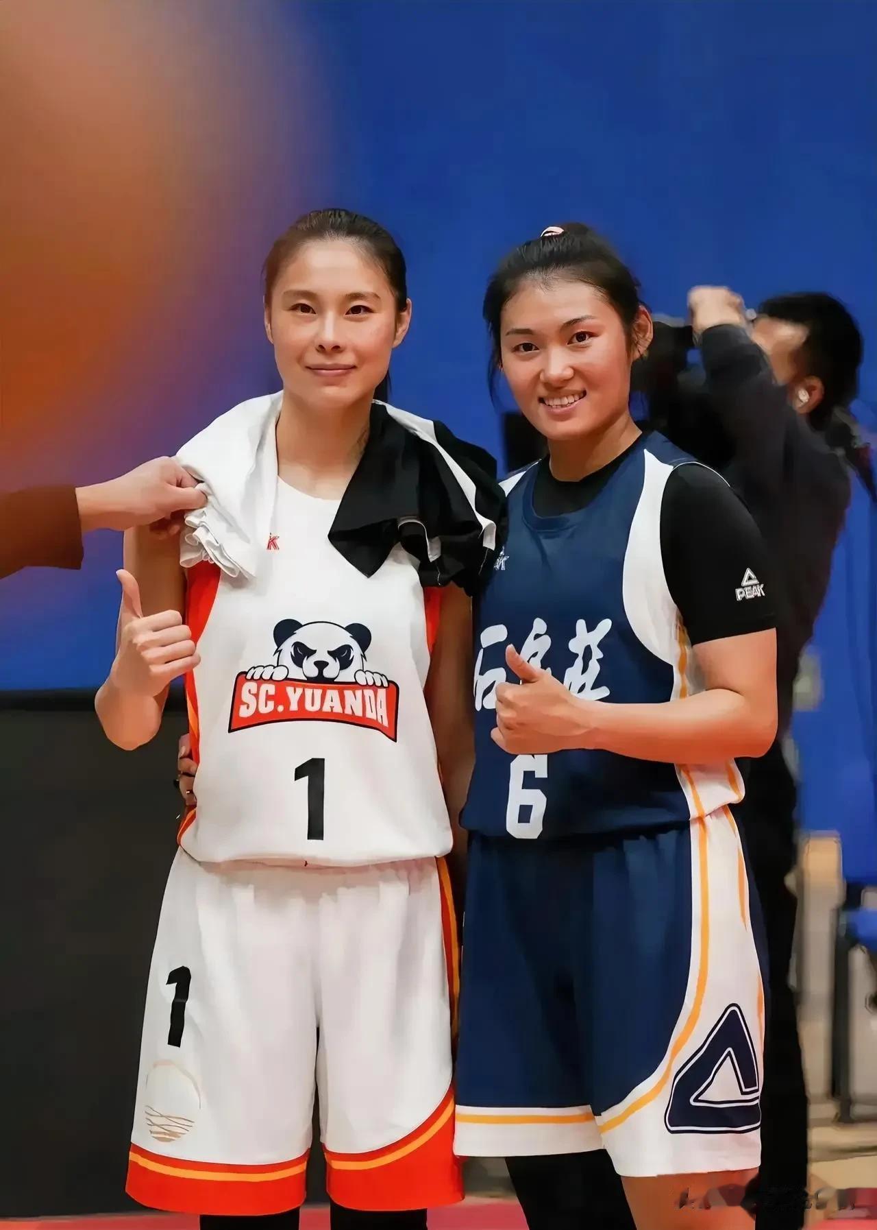 WCBA四川102:84石家庄，王思雨和张敬一全场数据对比，没有对比就没有伤害，
