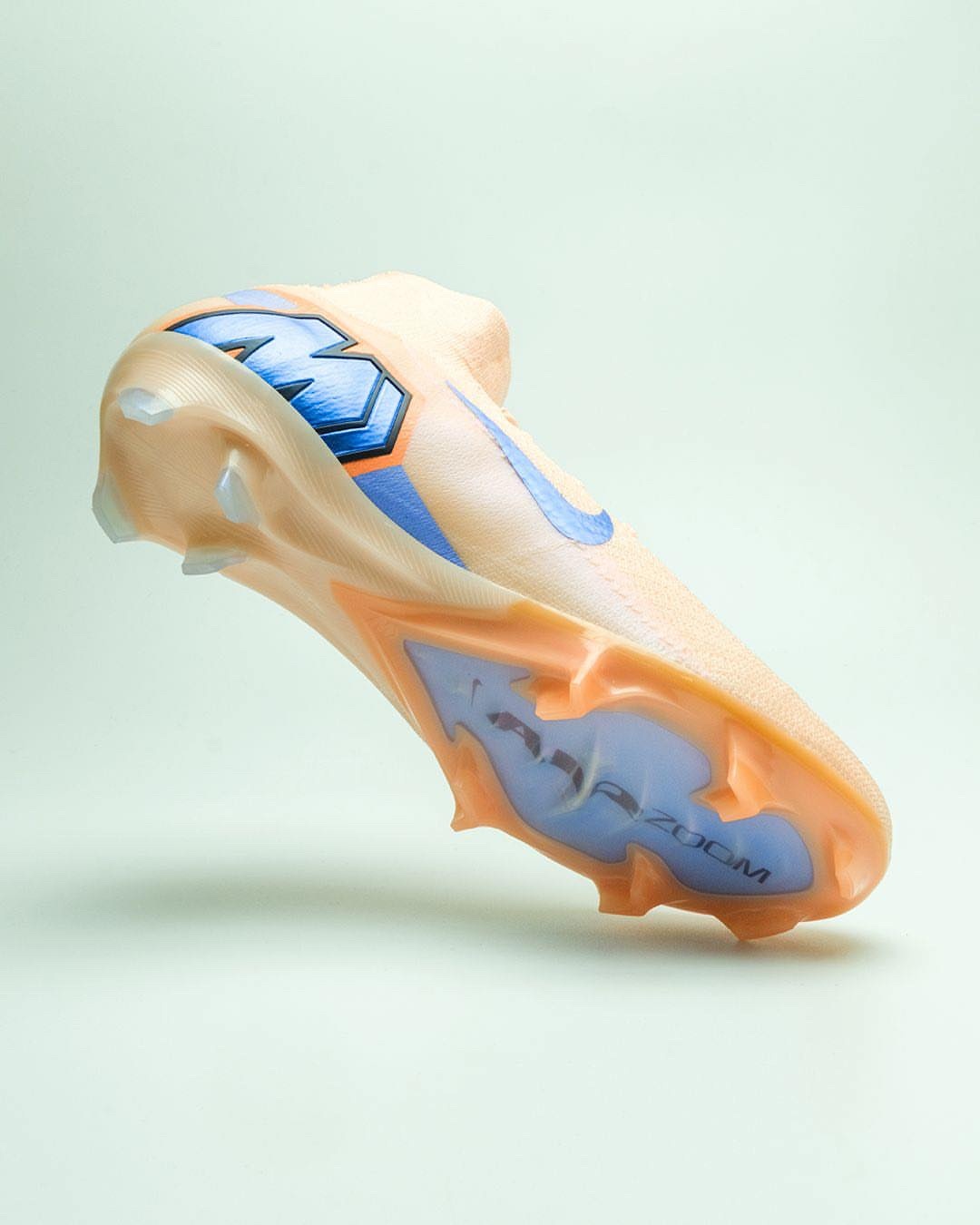 C罗C罗日常 🛑 罗纳尔多的新战靴Nike Mercurial Vapor 1