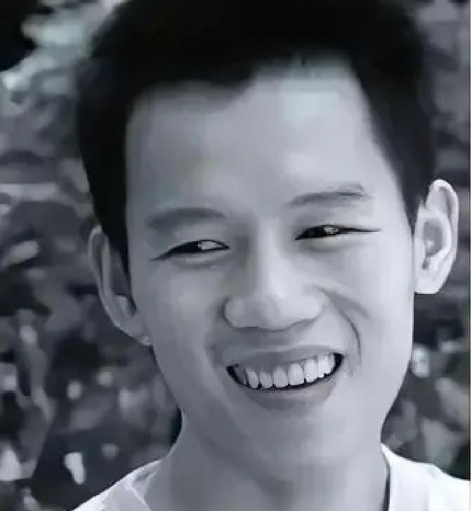 2003年的珠海，一名23岁保安冒死救下正被3名歹徒侵犯的女教师，谁知两年后，他