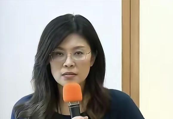 郑丽文痛批赖清德、指责民进党无休止内斗消耗台湾的视频广为流传，很多网友听完后直呼