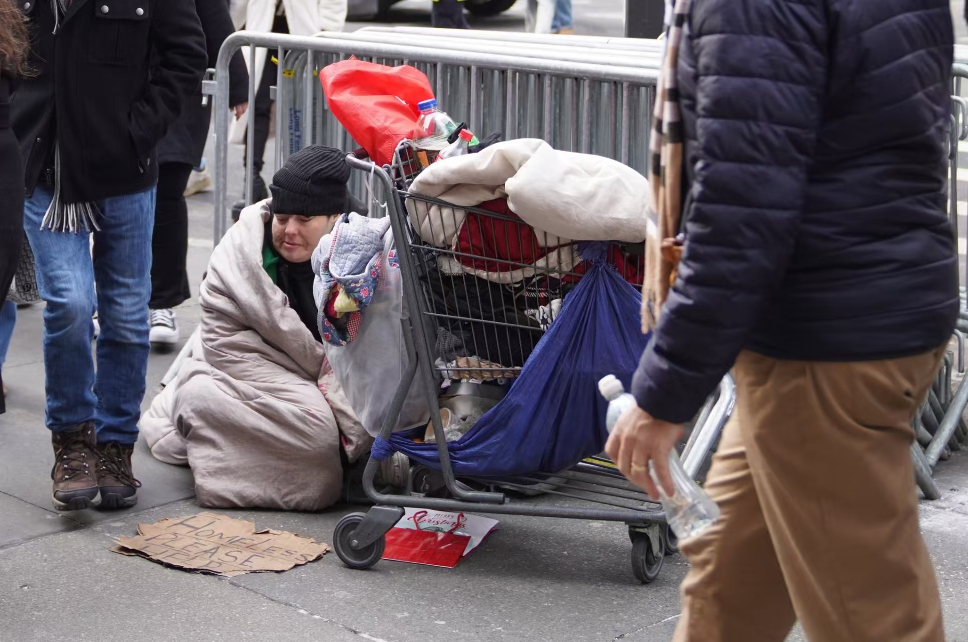 美国“斩杀线”制度，最残酷是用固定住所和信用系统锁住美国人，要么买房，要么租房，