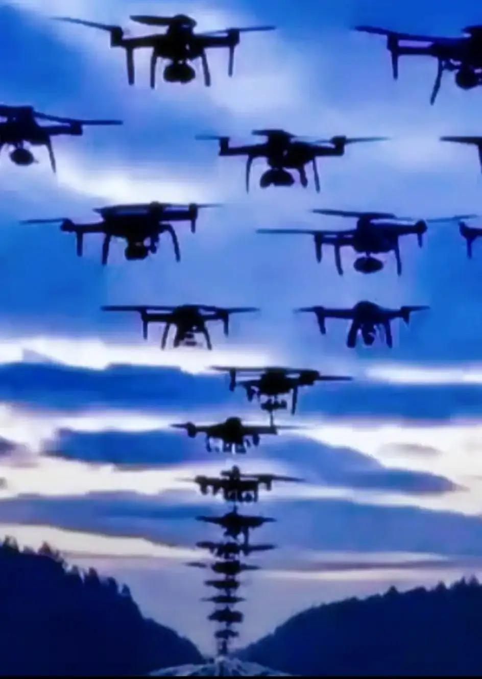 莫斯科遭遇今年最大规模无人机袭击 莫斯科这是经历了一场无人机“大轰炸”啊！从14