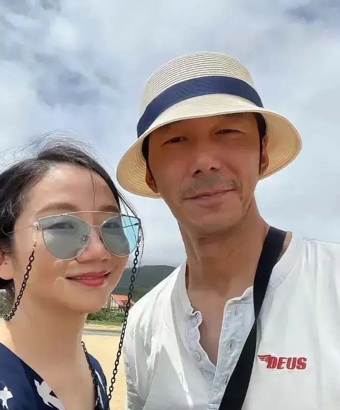 湾湾的朋友告诉我  其实陶晶莹  在湾湾也很不受人待见，因为她和几个女主持人一起