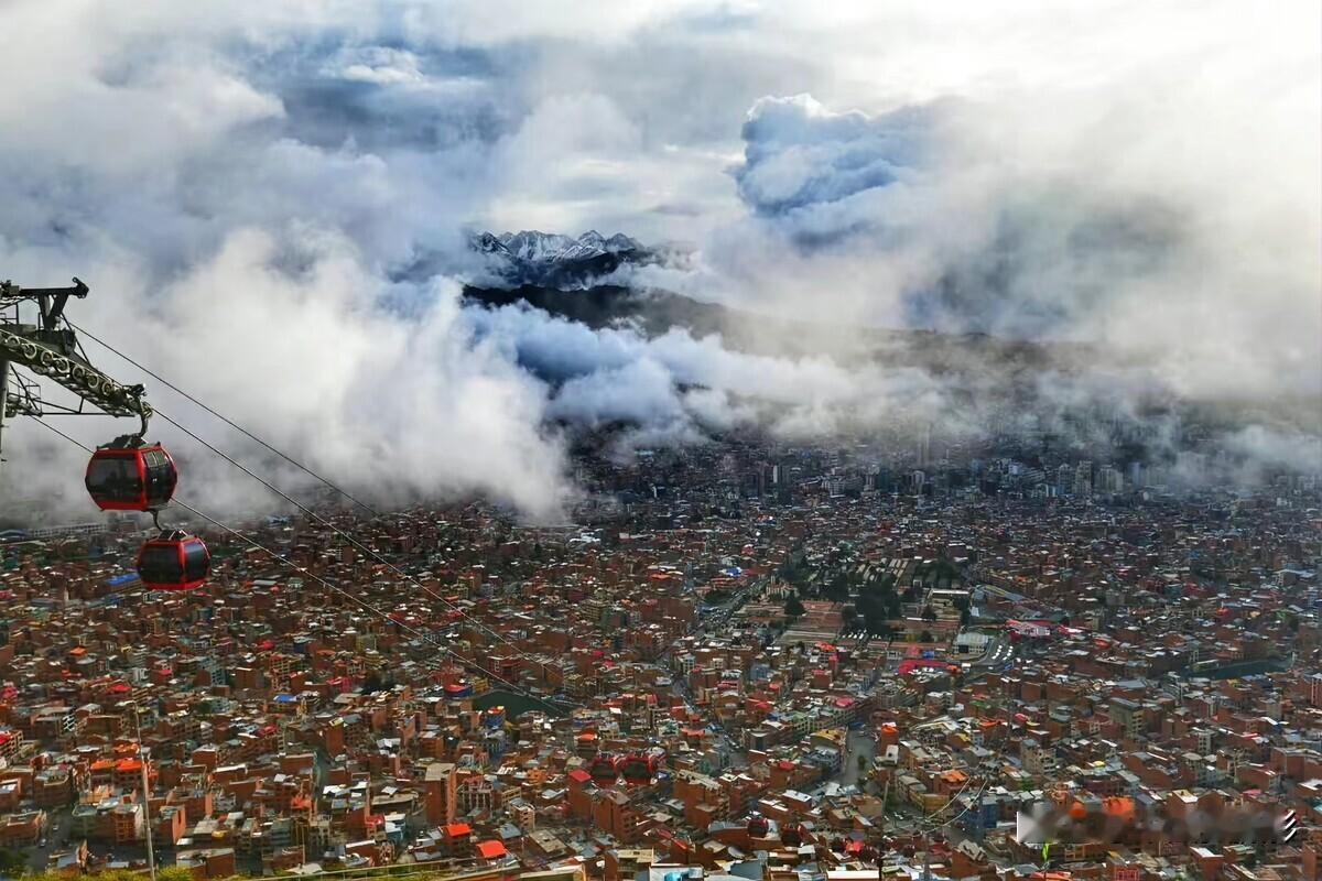 拉巴斯
这个首都是美女众多的玻利维亚首都，叫做拉巴斯，位于地球的南美洲，这个首都