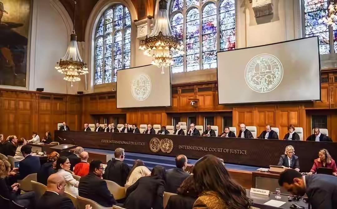 国际刑事法院这回算是把这块“硬骨头”的剧本牢牢攥在了自己手里。

美国国务卿卢比