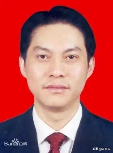 你敢信？一个被判了无期的原县委书记，愣是靠“写举报信”把自己减刑减到了有期，出狱