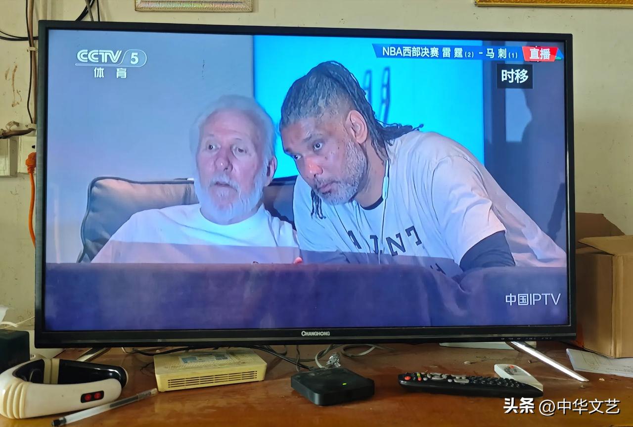 看球的都懂，他俩是大家的青春见证人。
看到这一幕我真的哭了，老爷子对骂裁判的场景