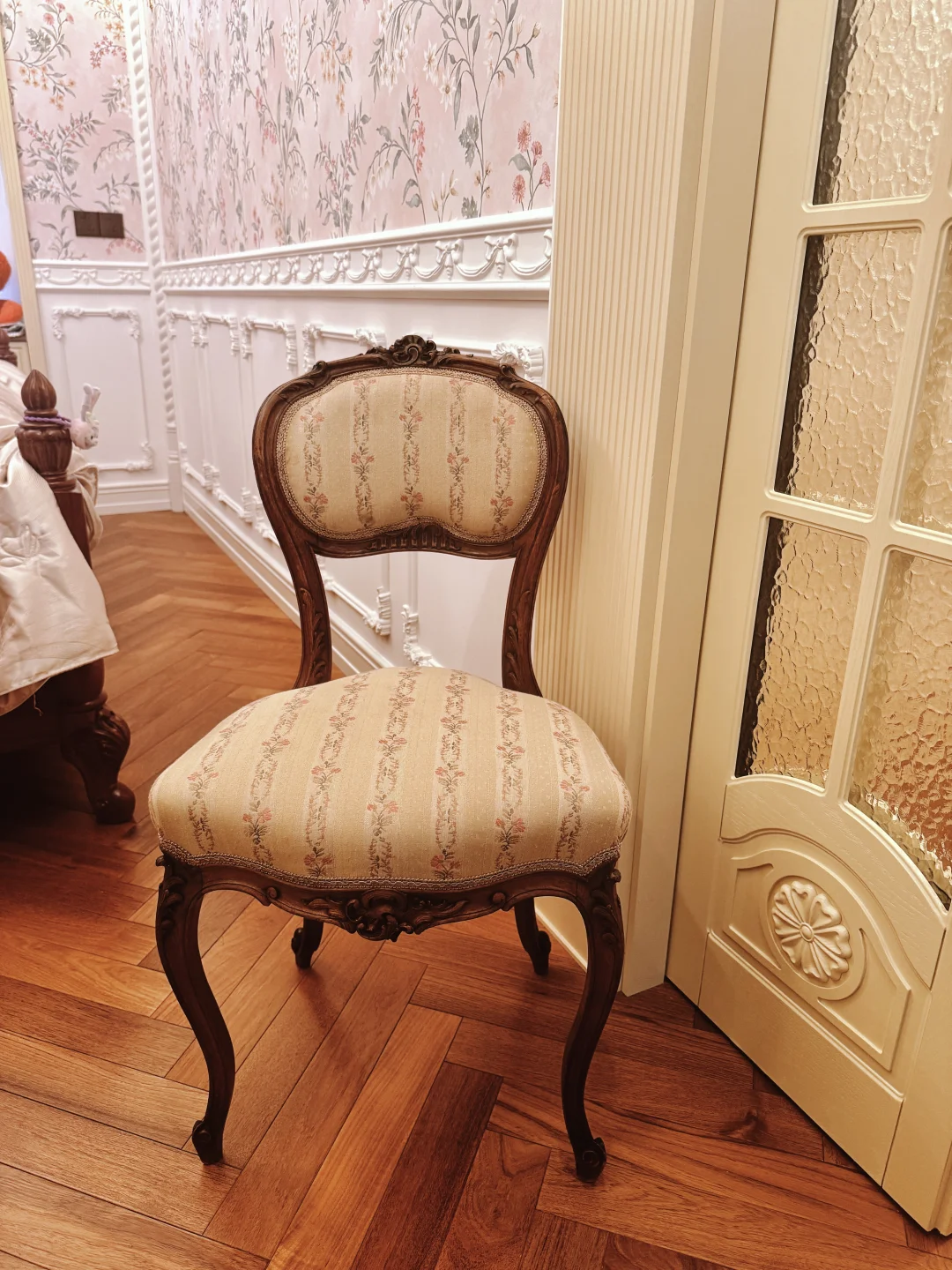新家第100个快递｜Vintage古董雕花椅