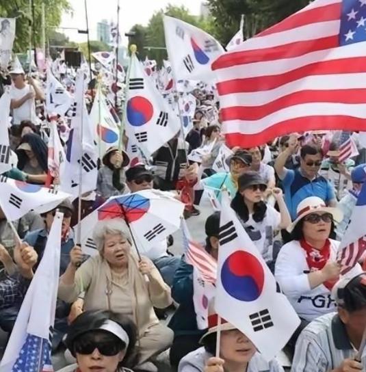 美国人骨子里都清楚：中国无论武器进步多快，先进到什么程度都不会主动攻击美国本土，