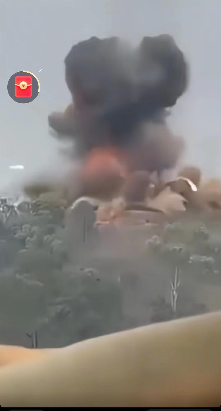 柬泰边境冲突再升级，
30万民众紧急转移！炮火下，谁在让家园变废墟？

边境线上