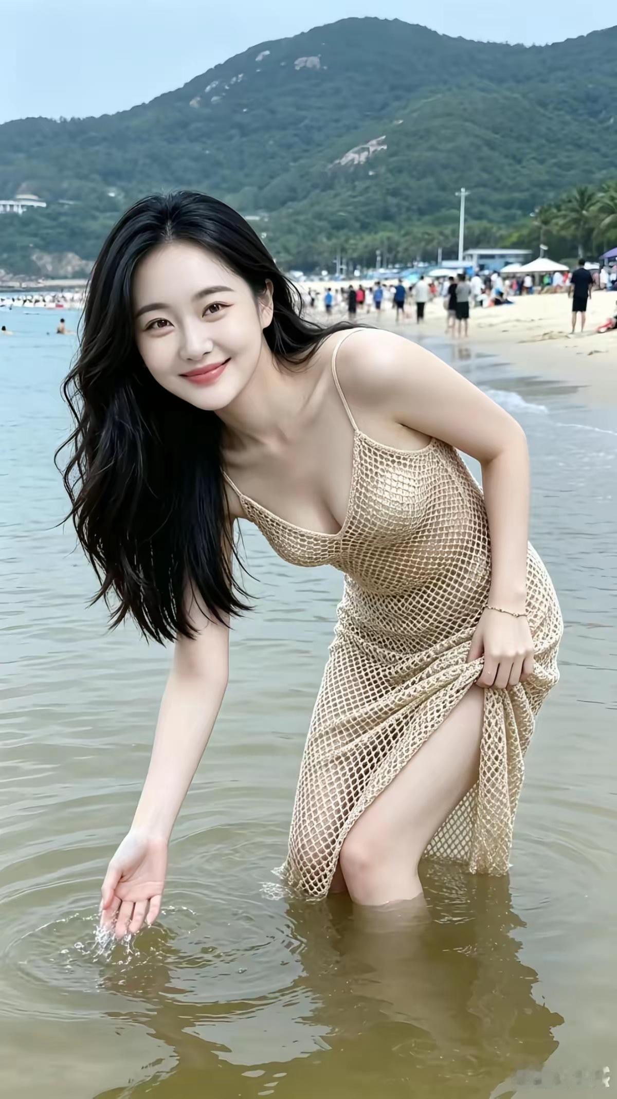 众里嫣然通一顾，人间颜色如尘土；风吹动了素裹的裙带，阳光映照着洁白的身材，你风采