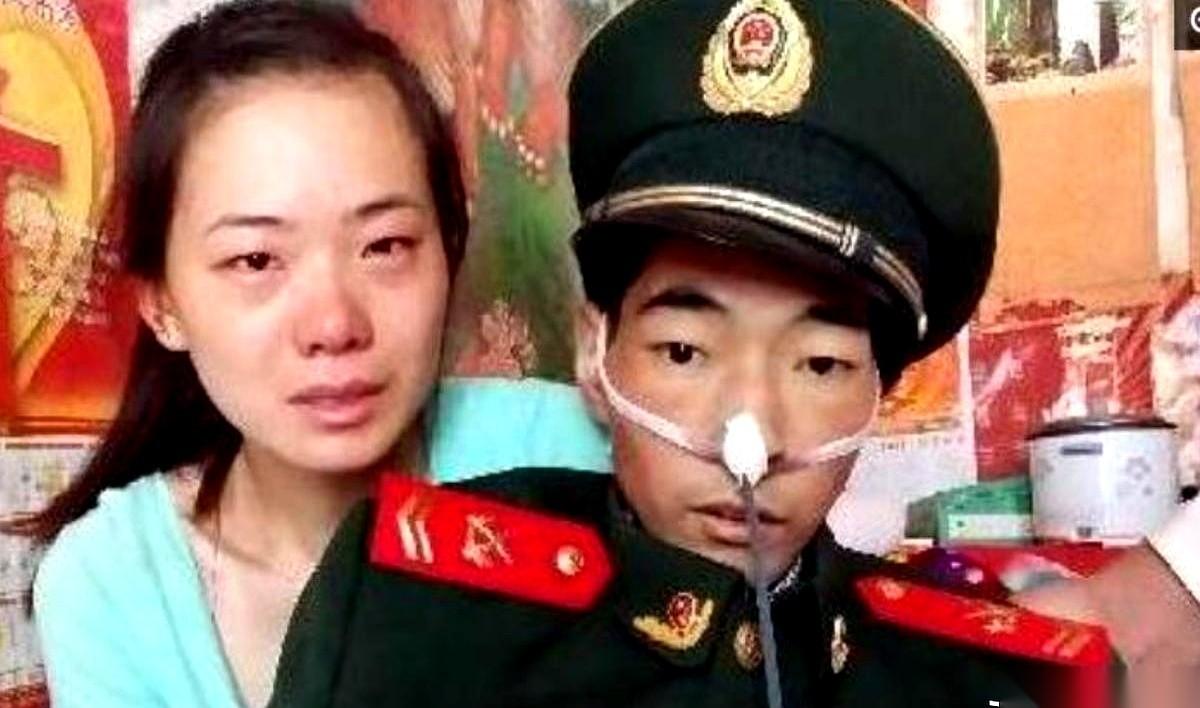 两个本该在黑暗里瞎一辈子的少年，突然重见天日了。
而代价，是一个4岁的小丫头，这