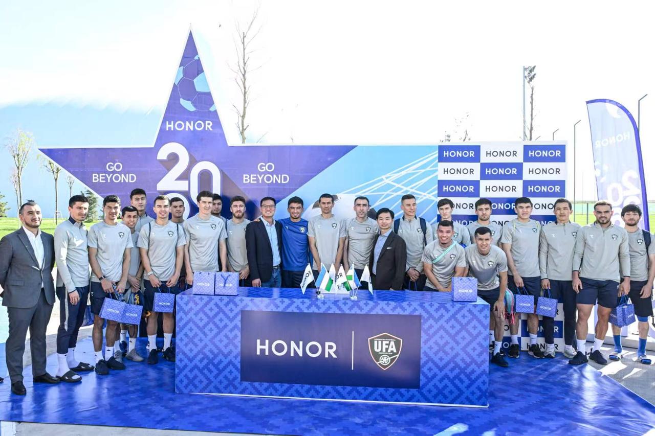 荣耀住手吧！这已经是不是挑衅行业底线了！库克抓不住的海外年轻用户，被荣耀靠着折叠