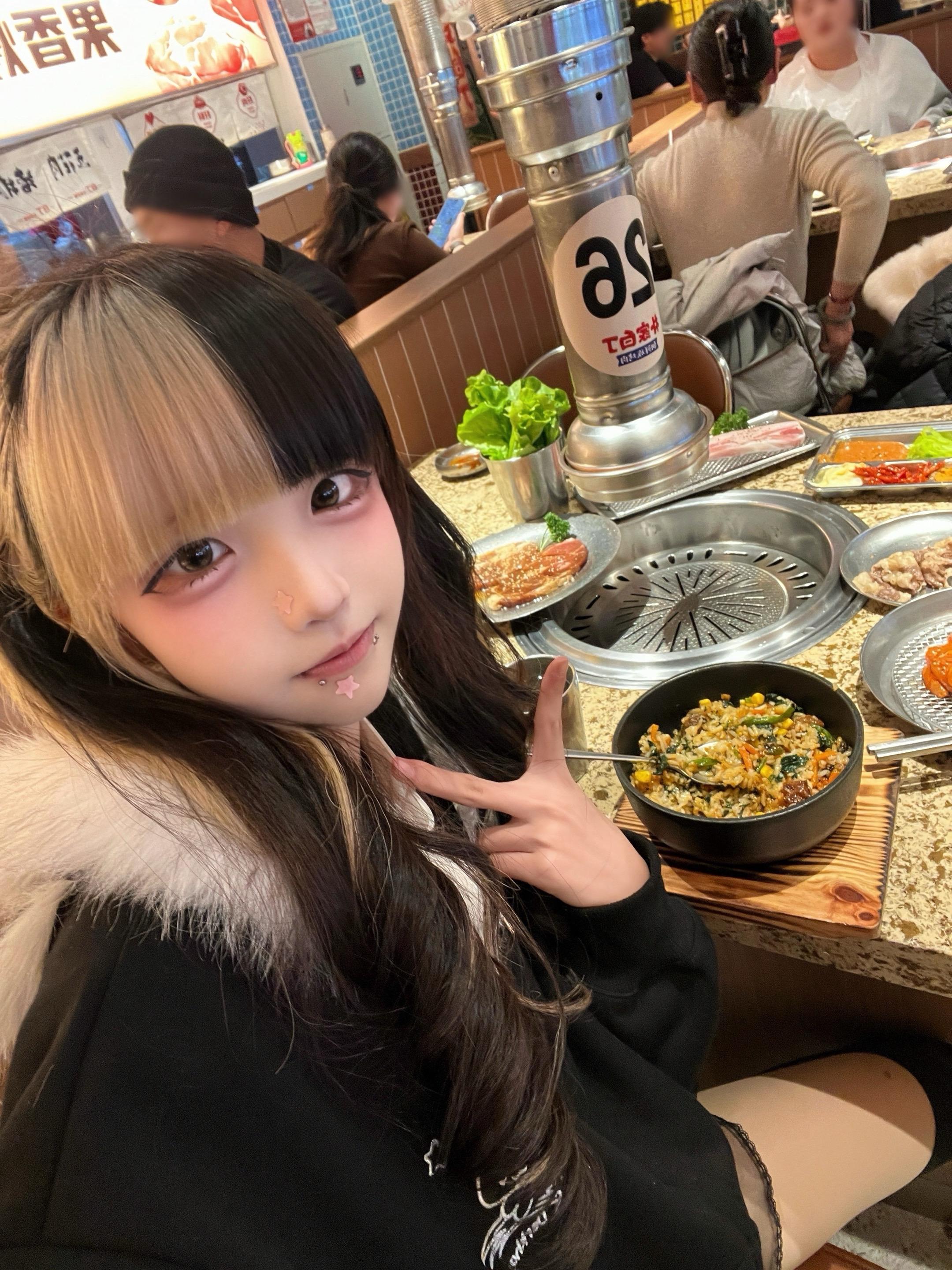 我爱吃烤肉。