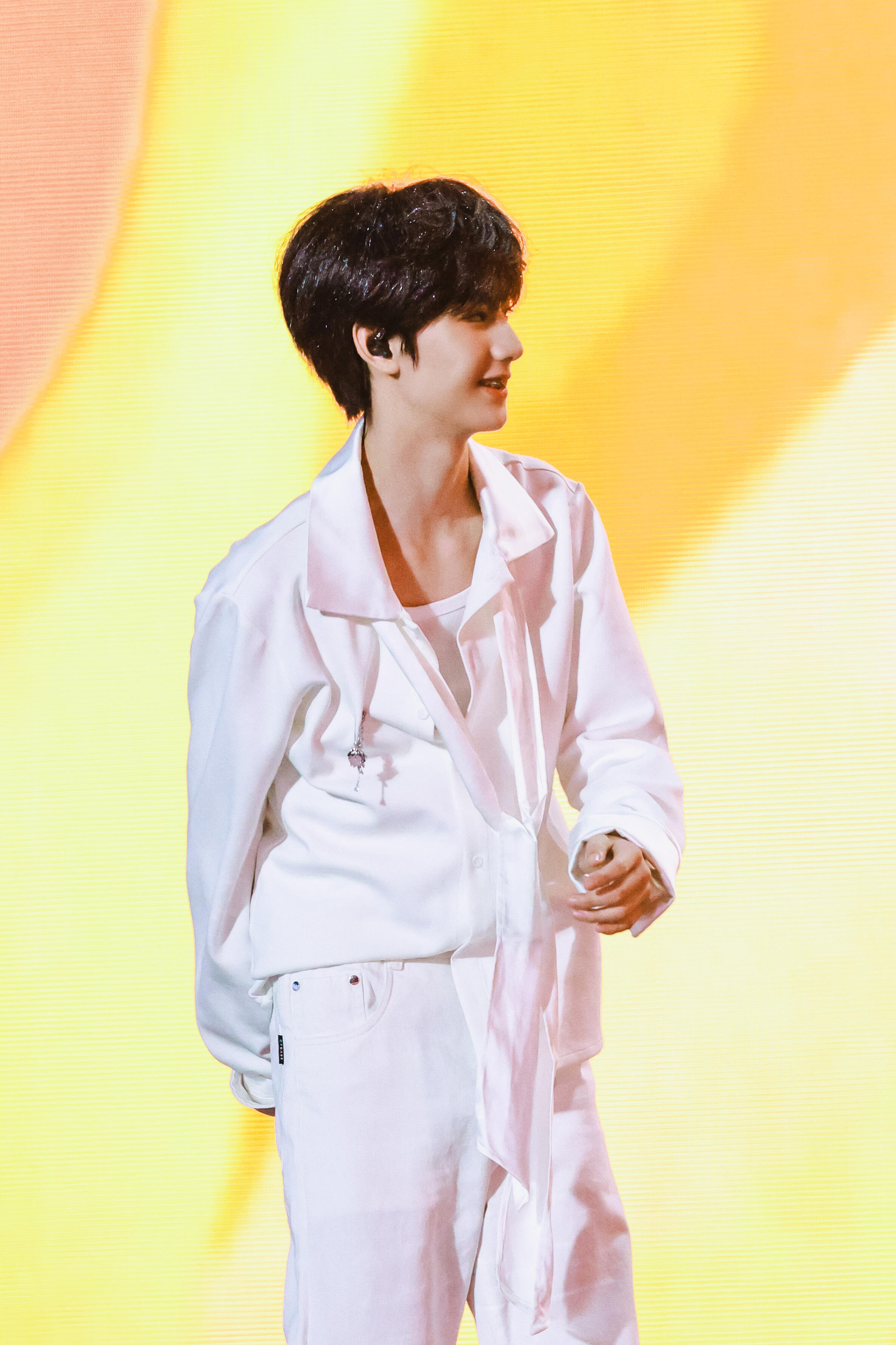 十四而至，向阳而生。愿你眼里有光，心中有梦，脚下有路，李煜东生日快乐，未来万事皆