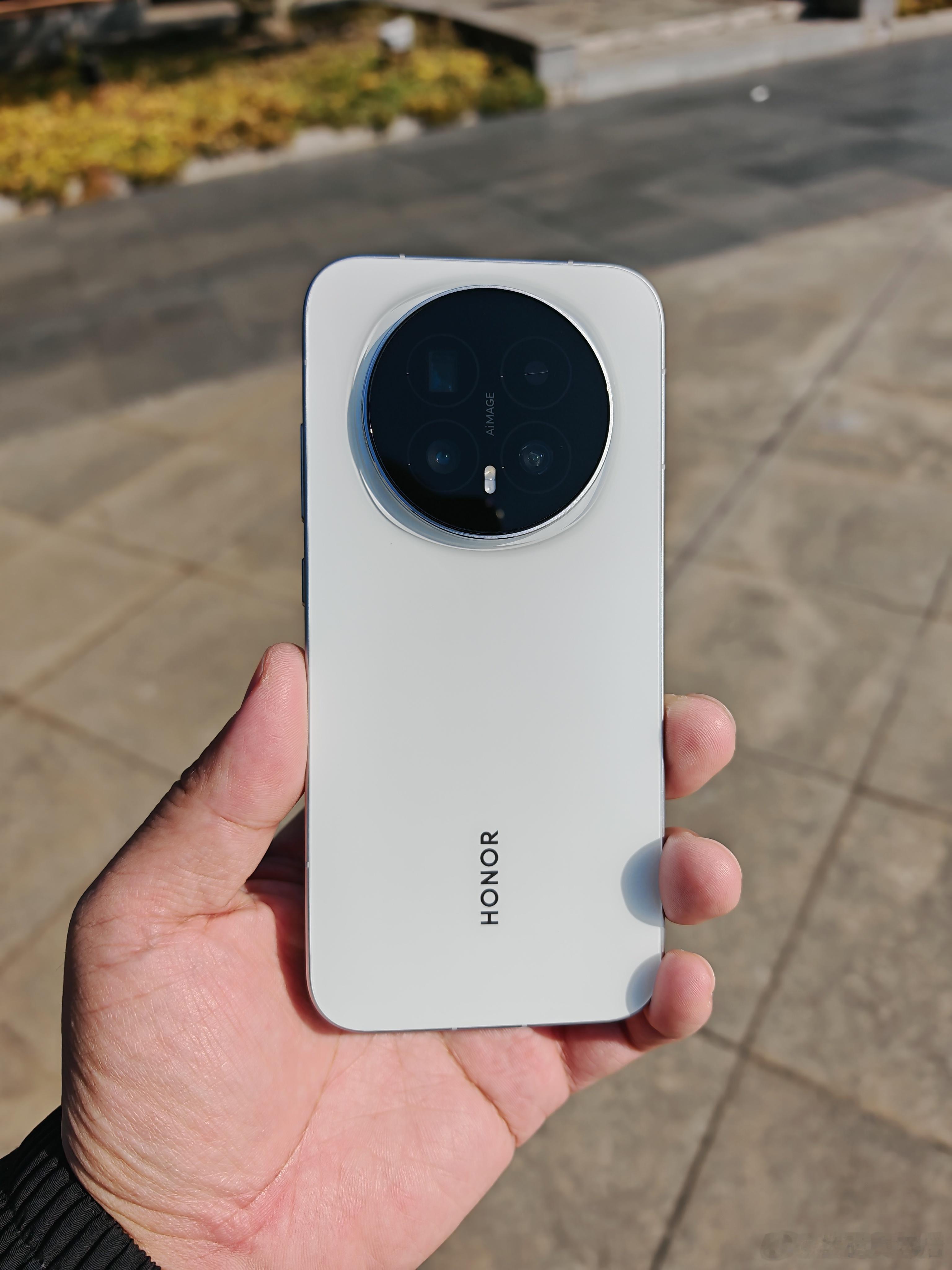 荣耀Magic8用了一段时间，感觉这系统比上一代更流畅更丝滑！ 