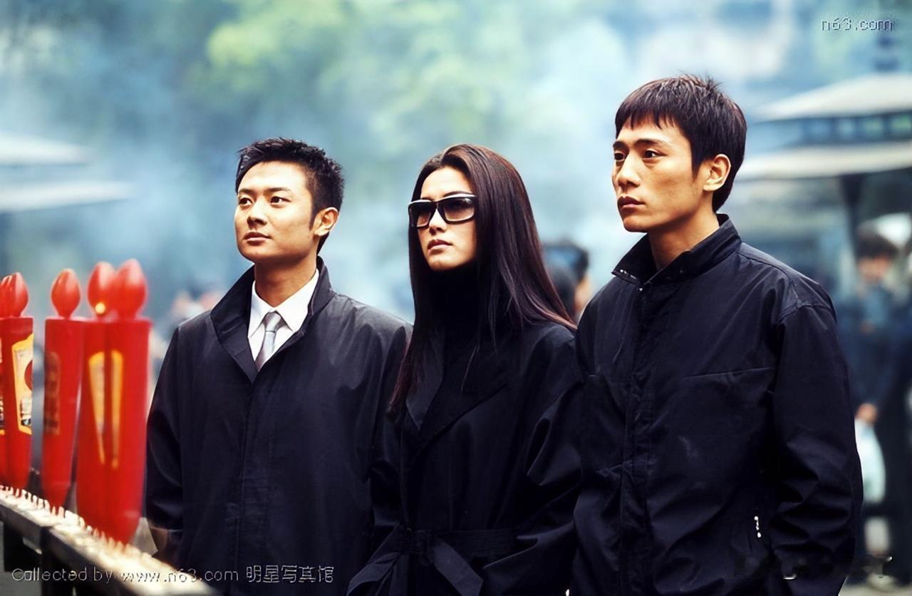 要说海岩剧里让人难忘的女主角，于娜绝对算得上惊艳的存在。当年在《拿什么拯救你，我