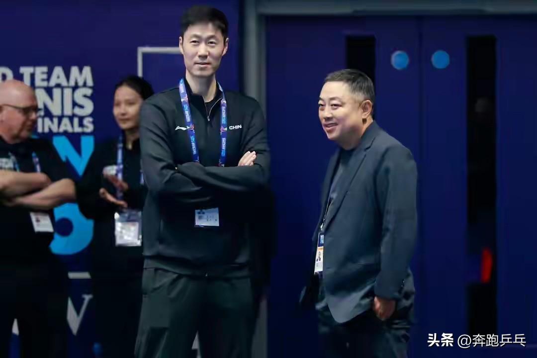 王励勤明白，刘国梁也很清楚，国乒已经坠入谷底，国乒除了反思，是时候做出改变了。