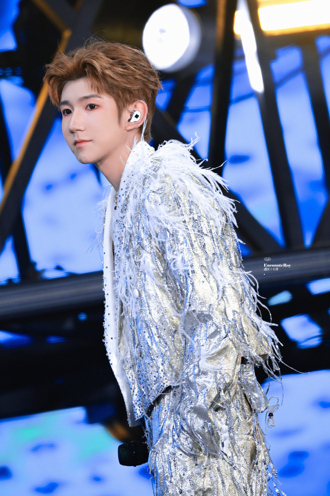 王源来天津的遗憾王源演唱会聊天津大爷跳水王源天津演唱会现场唠嗑趣味十足，直言偏爱