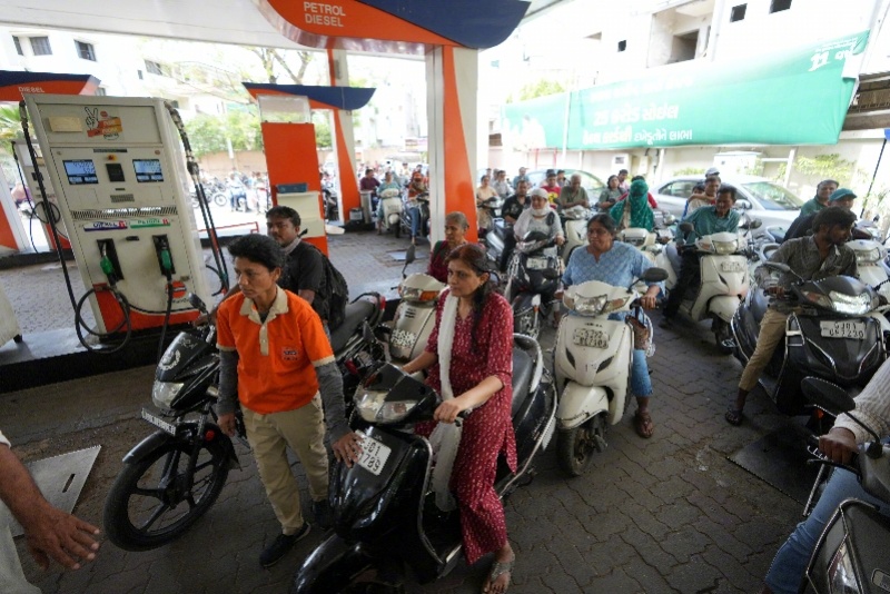 【专家分析“霍尔木兹海峡收费”说：有损多方利益，非长久之计】美伊谈判未果后，霍尔