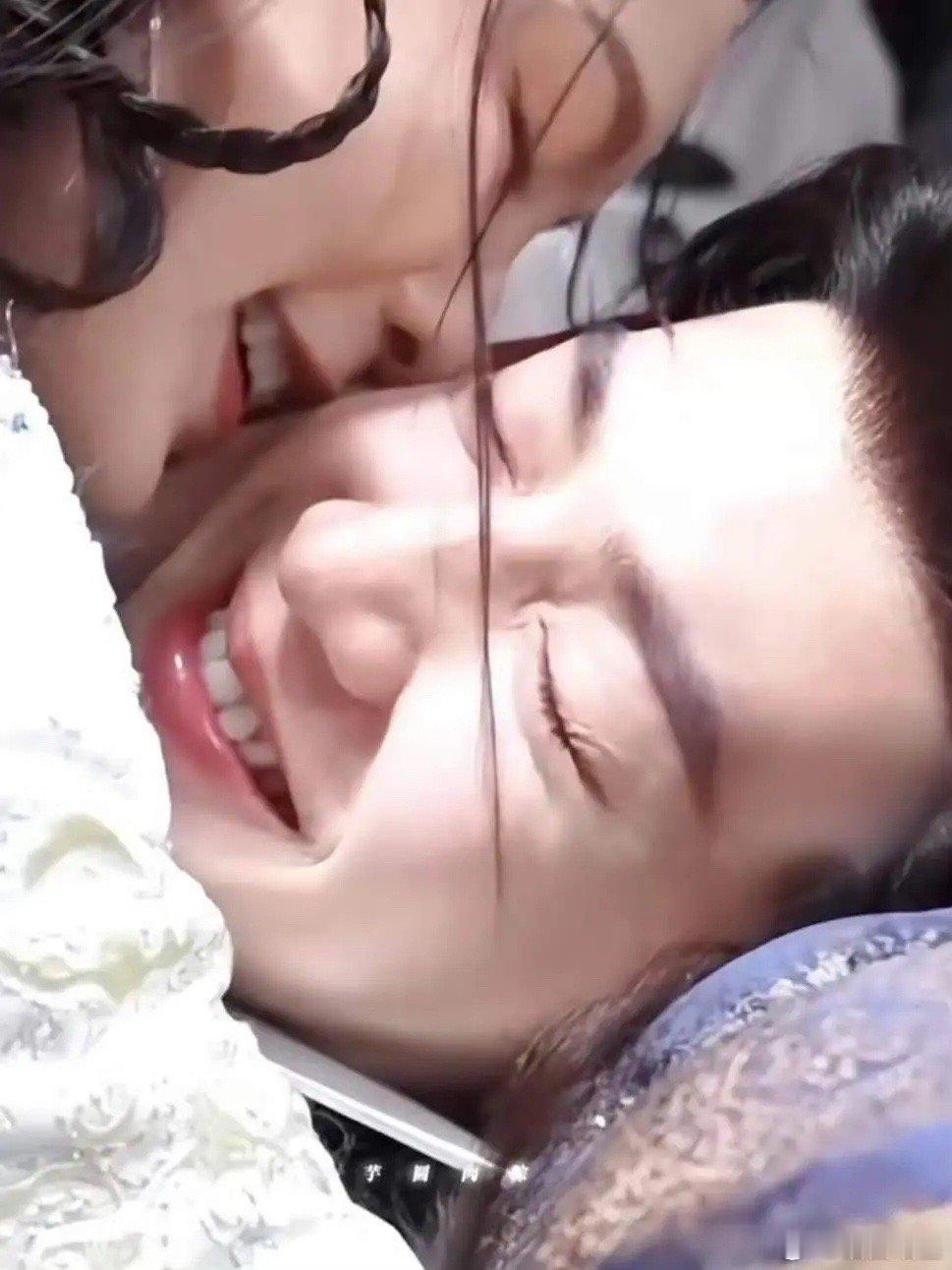 现在为了炒cp 都这么拼的吗 ​​​