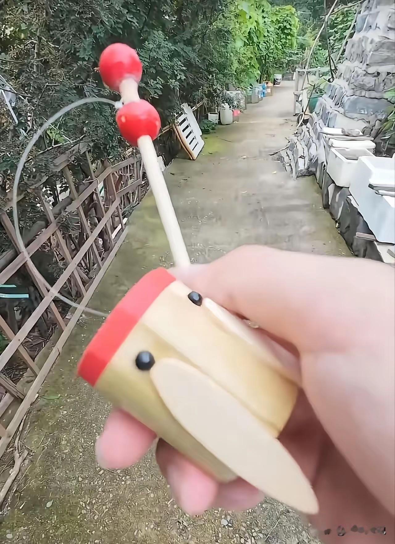 竹知了最终成了背锅侠！有人说人家企业投诉的不是竹知了，而是拿着这个话题搞擦边的博