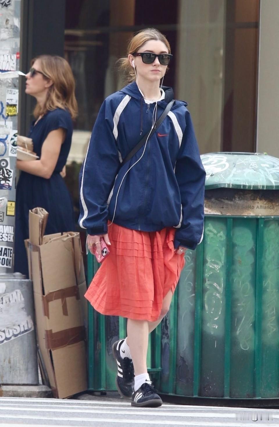 倒计时一天⏳回顾霍金斯女战神的日常穿搭
感觉这部剧里面除了男妈妈之外，每个人都很