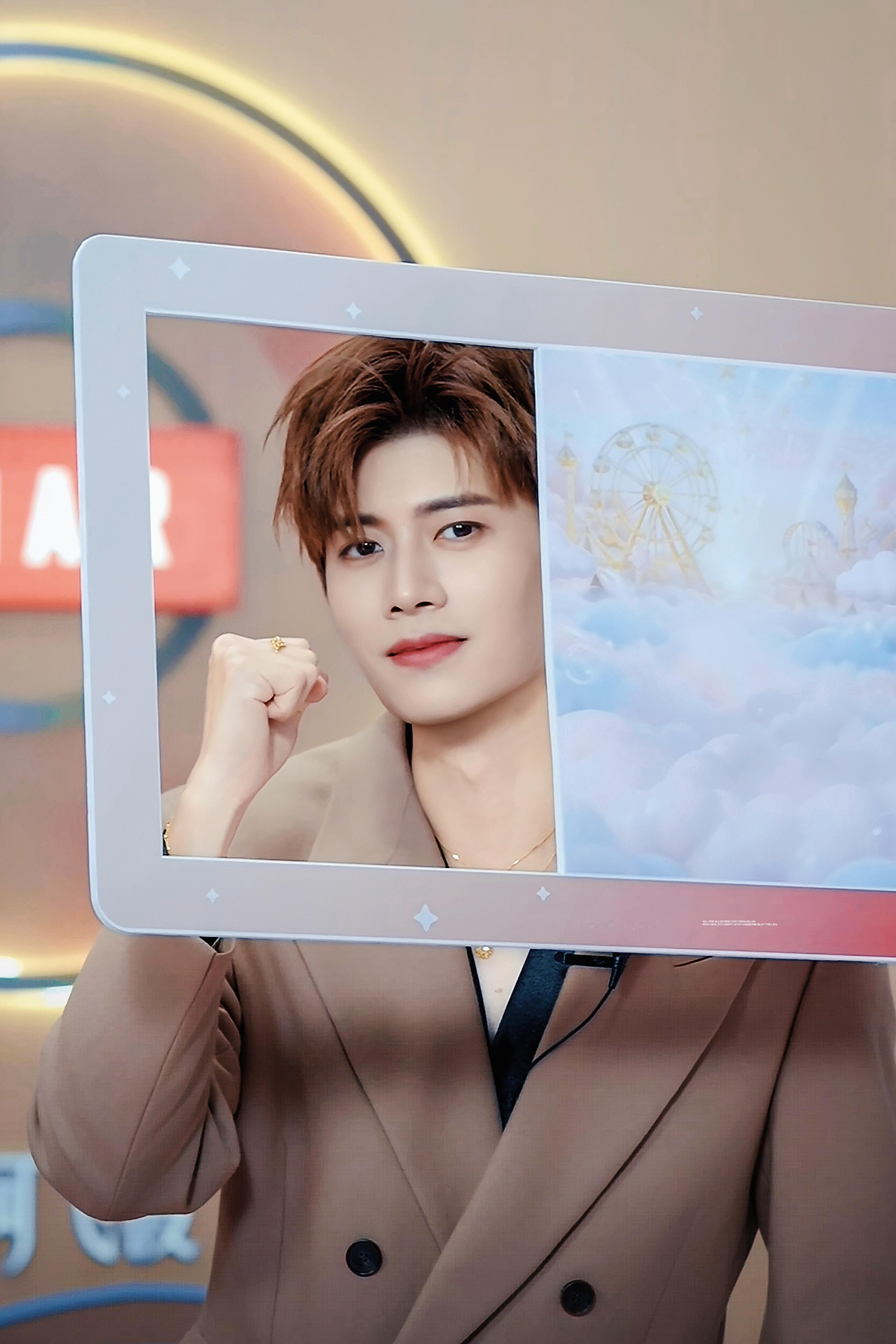 ᥫᩣᥫᩣᥫᩣ𝐑𝐄𝐍𝐉𝐈𝐀𝐋𝐔𝐍★┊任嘉伦 ❤️你是我这辈子最美