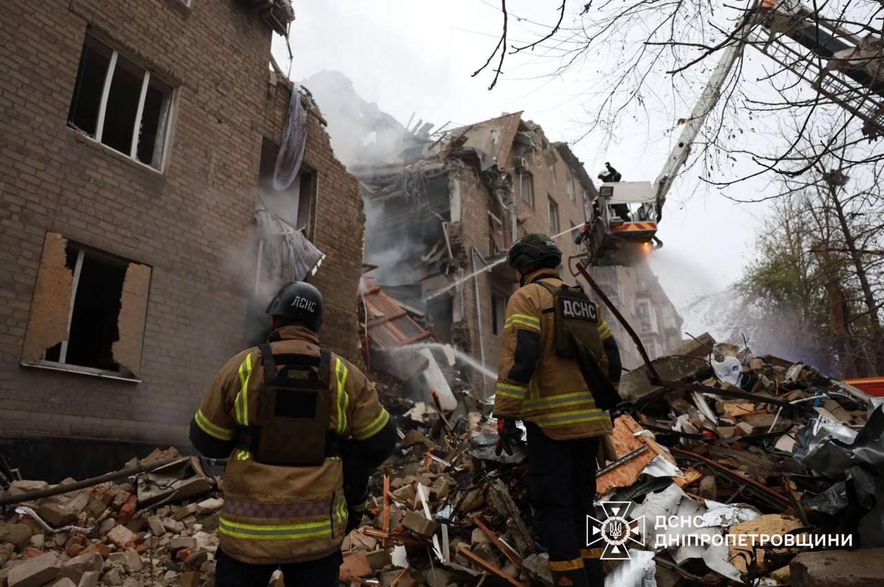 在克里沃罗格，搜救行动在导弹袭击造成4人死亡后结束，其中包括3名儿童。
11月1