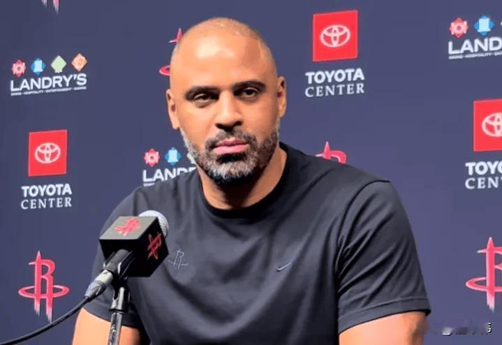 给阿杜没问题！乌度卡谈杜兰特：

“KD今晚竭尽所能。”

“最后一球给他投。”