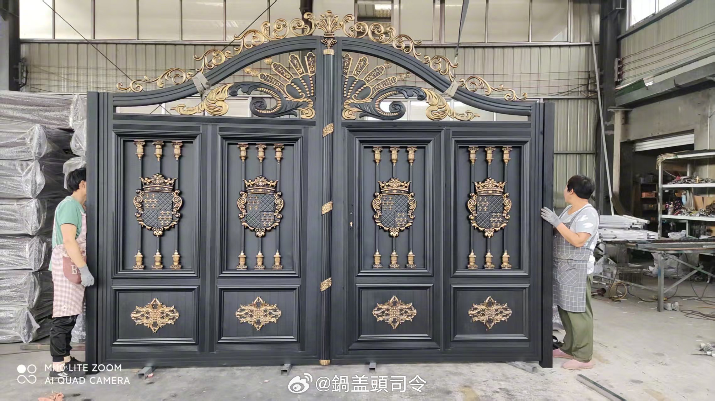 我爸想给老家房子换个大门。大家帮忙选选看？哪个好看！？ ​​​