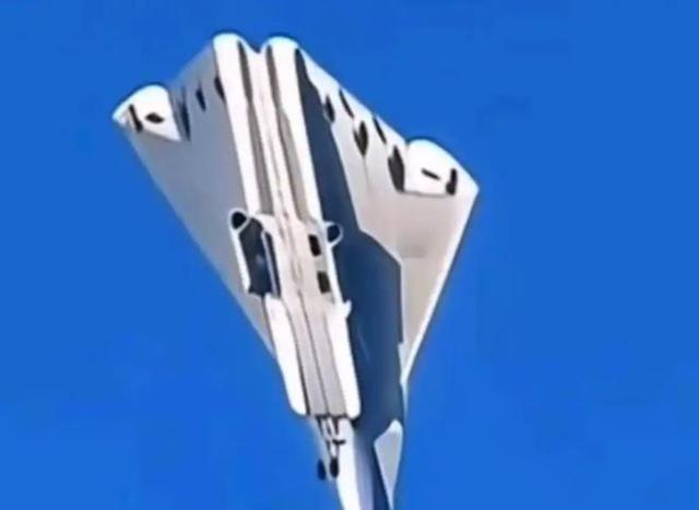 原以为第六代战机只是赶超欧美，没想到杨院士的一句话，才明白中国战机设计从此进入“