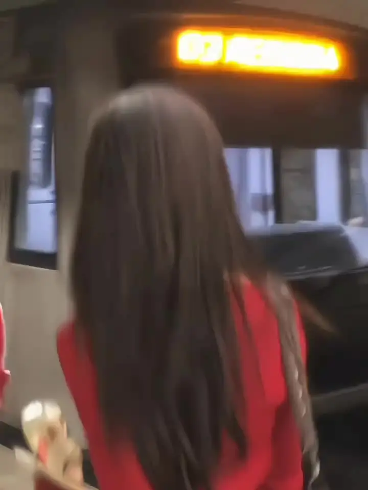 如果你觉得哄女朋友是一种舔狗行为 那你就不要谈恋爱
