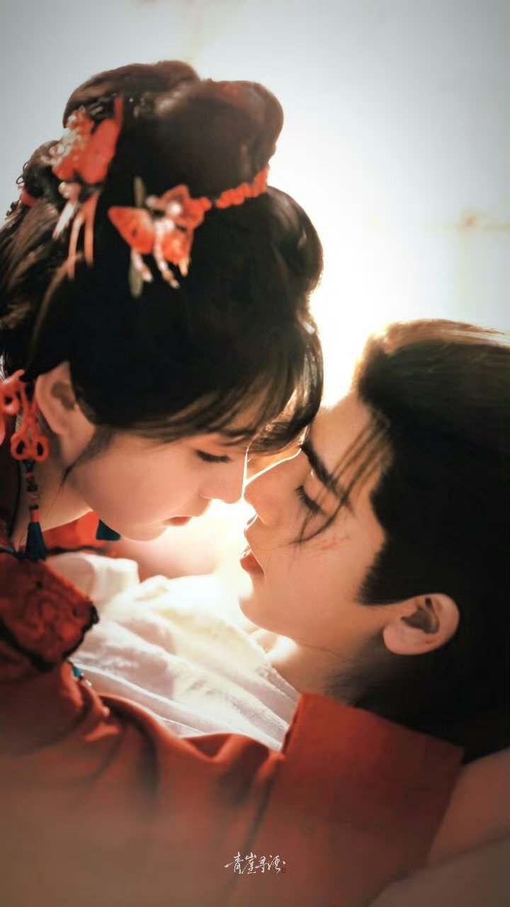 谢征只想着怎么能亲到老婆樊长玉给谢征换药 樊长玉给谢征换药 