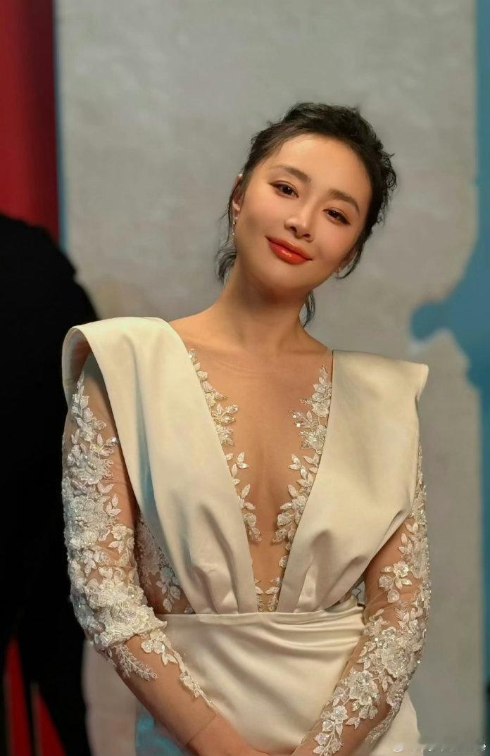 演员对AI演员代替真人演员的看法 几位演员的回答都挺清醒的。不焦虑不排斥，该喜欢