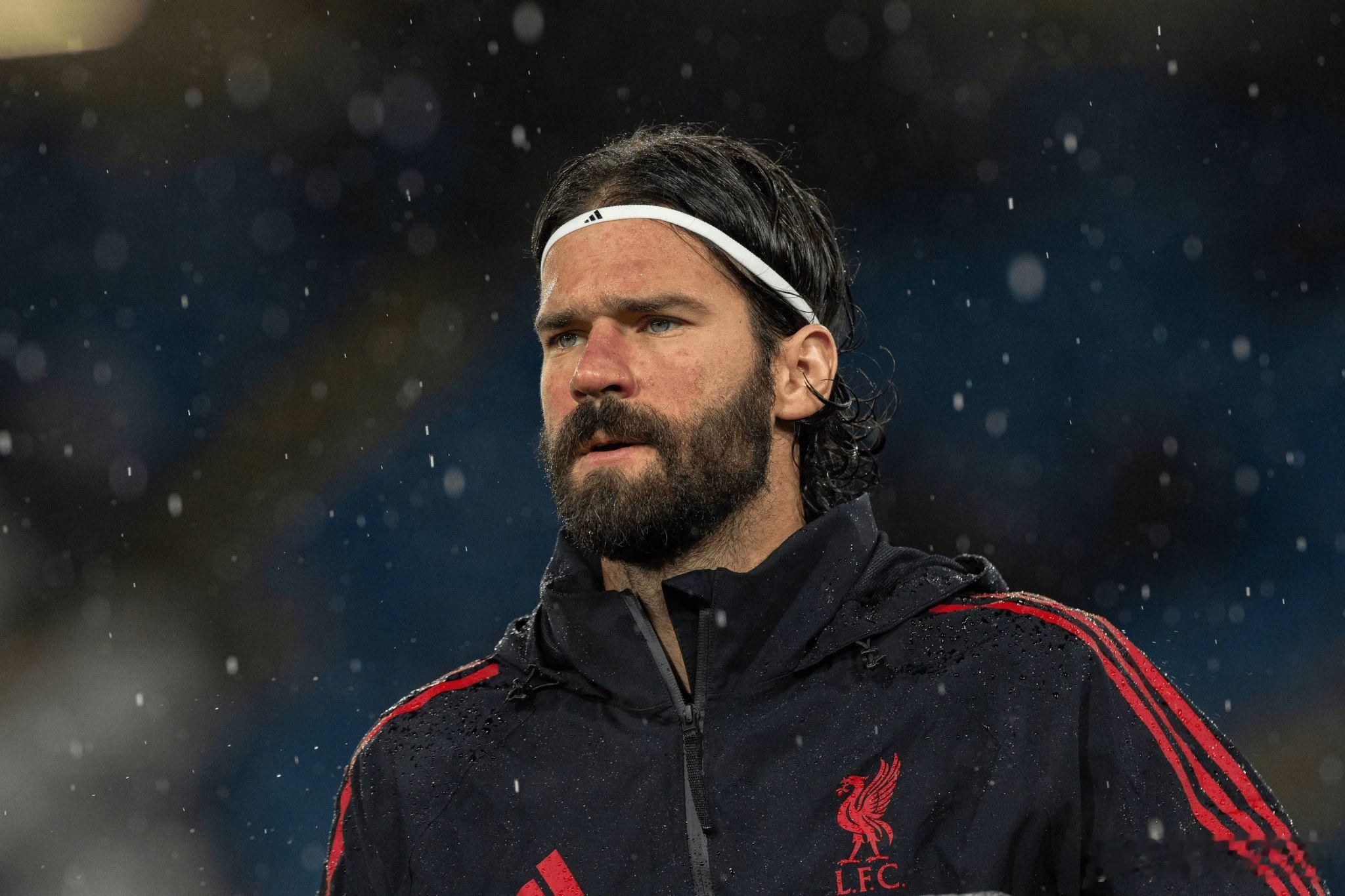 据记者Sacha Tavolieri在瑞士天空体育消息，该记者更新了米兰在门将位