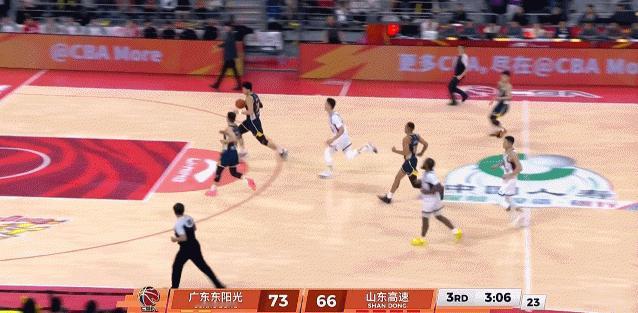 焦泊乔扣飞摔倒太尴尬！伤病的心理阴影才最致命