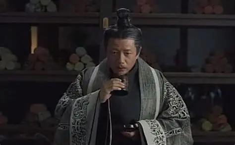 公元前262年前后，赵国都城邯郸，人来人往的市集上，有一个来自卫国濮阳的商人正四