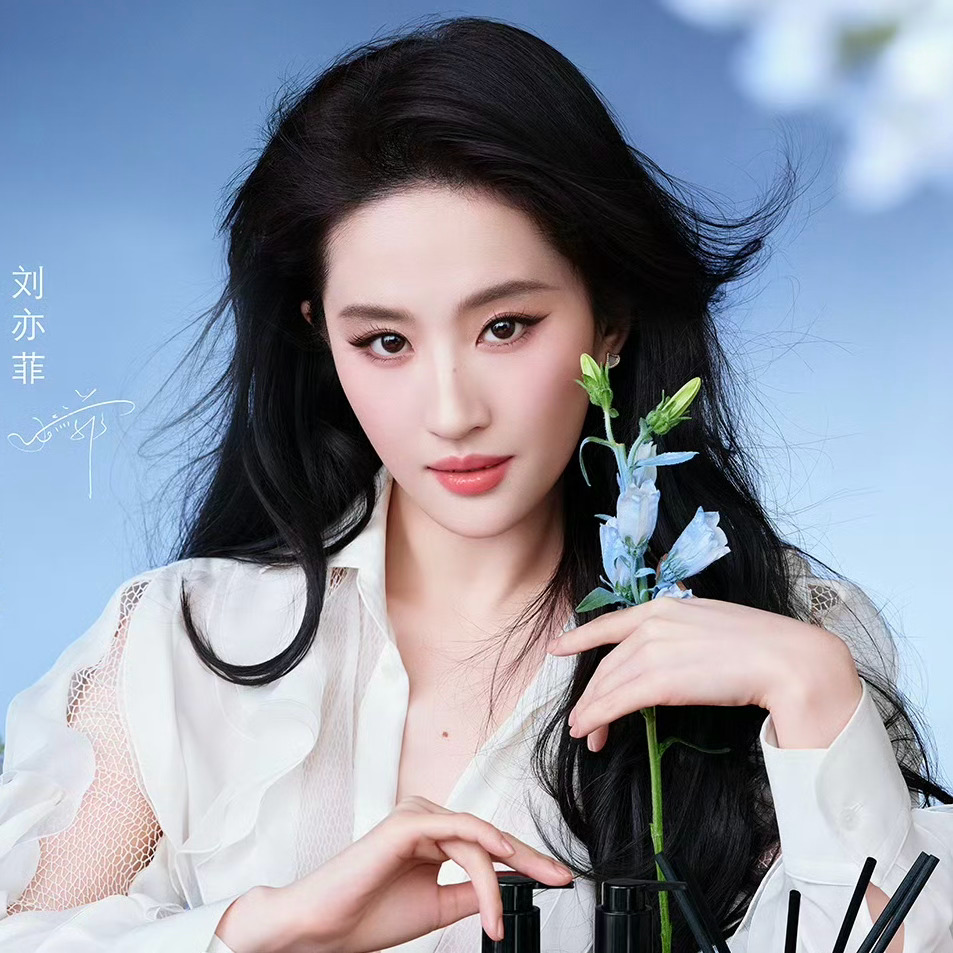 一张照片是怎么能看起来是香香的？答：刘亦菲拍的 
