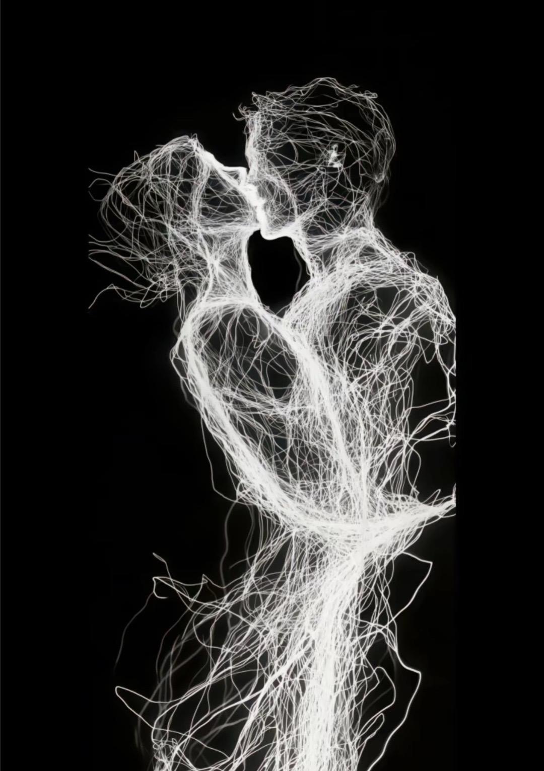 线条挣脱枷锁 通往爱情之路。