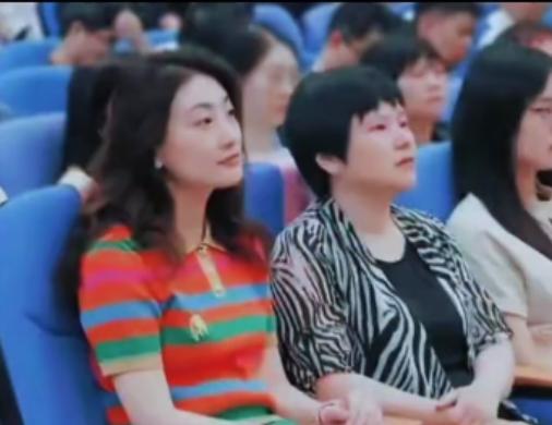 宗馥莉遇到大麻烦了，其“心腹”严学峰被立案，这下问题麻烦了，
这个严学峰可不是一