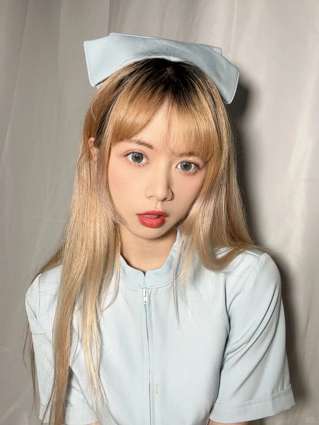 今天的人设是小护士