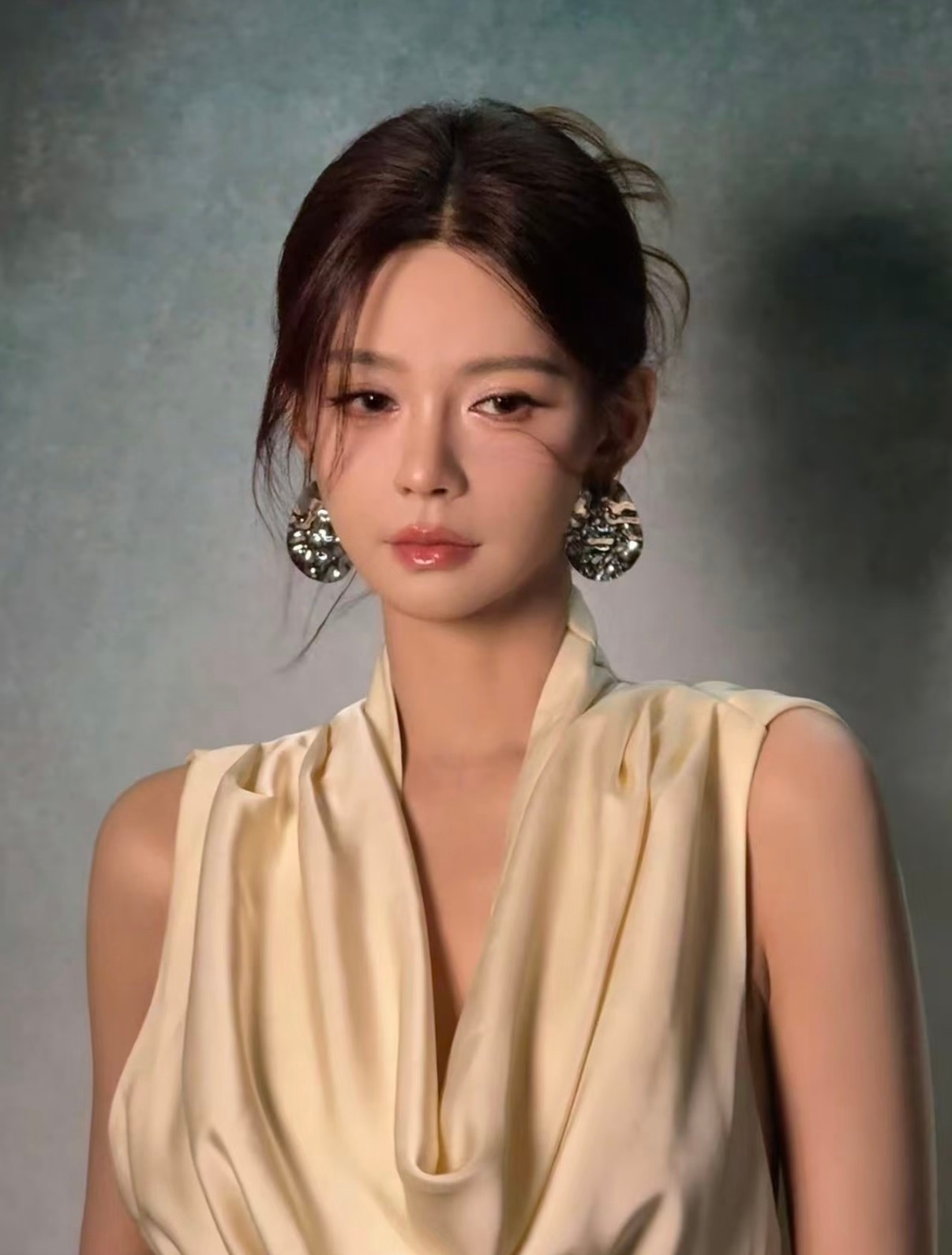 集美们的世界杯派对首期阵容集结王濛浪姐下班世界杯上班女生看球再也不用迁就枯燥的硬