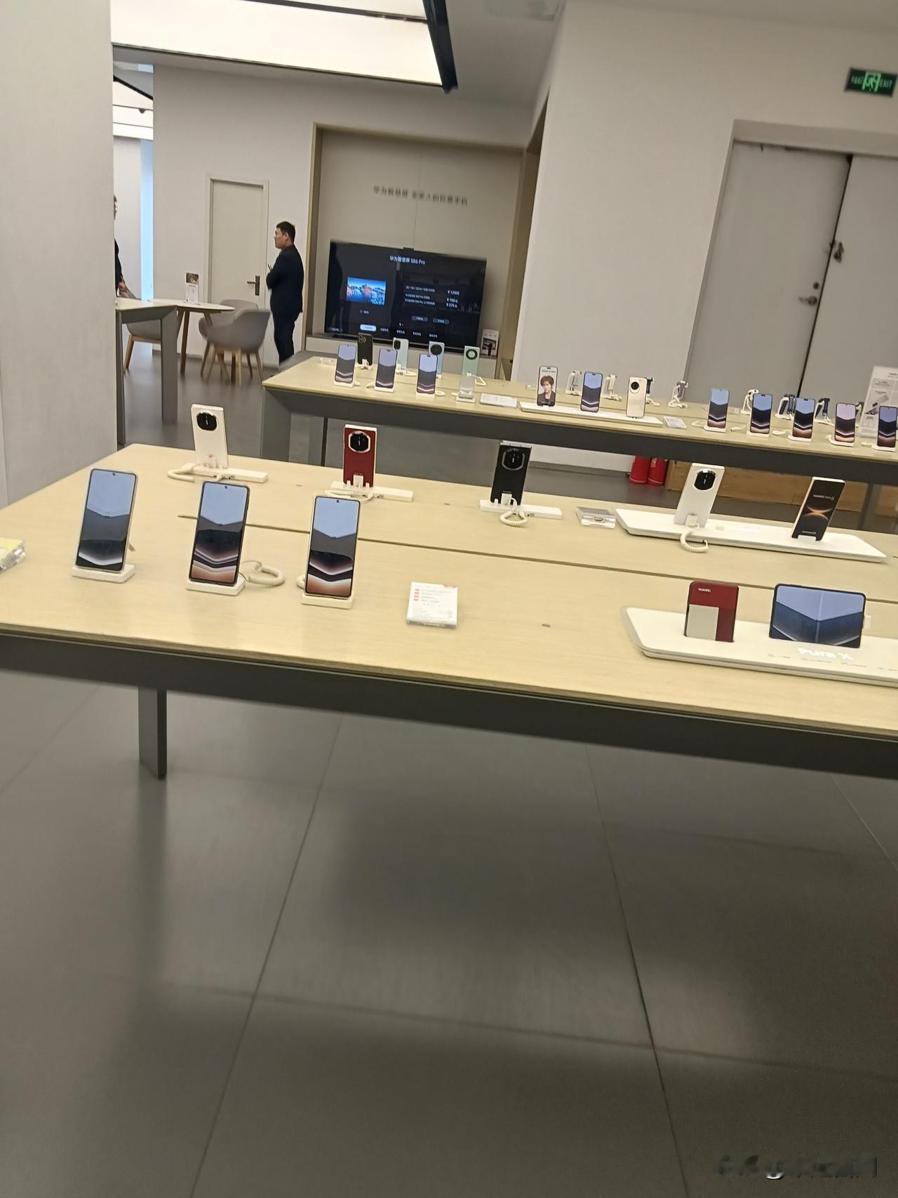 哇唔！[星星眼]99.9元红包
昨天订的mate80黑色512的付了4999元，