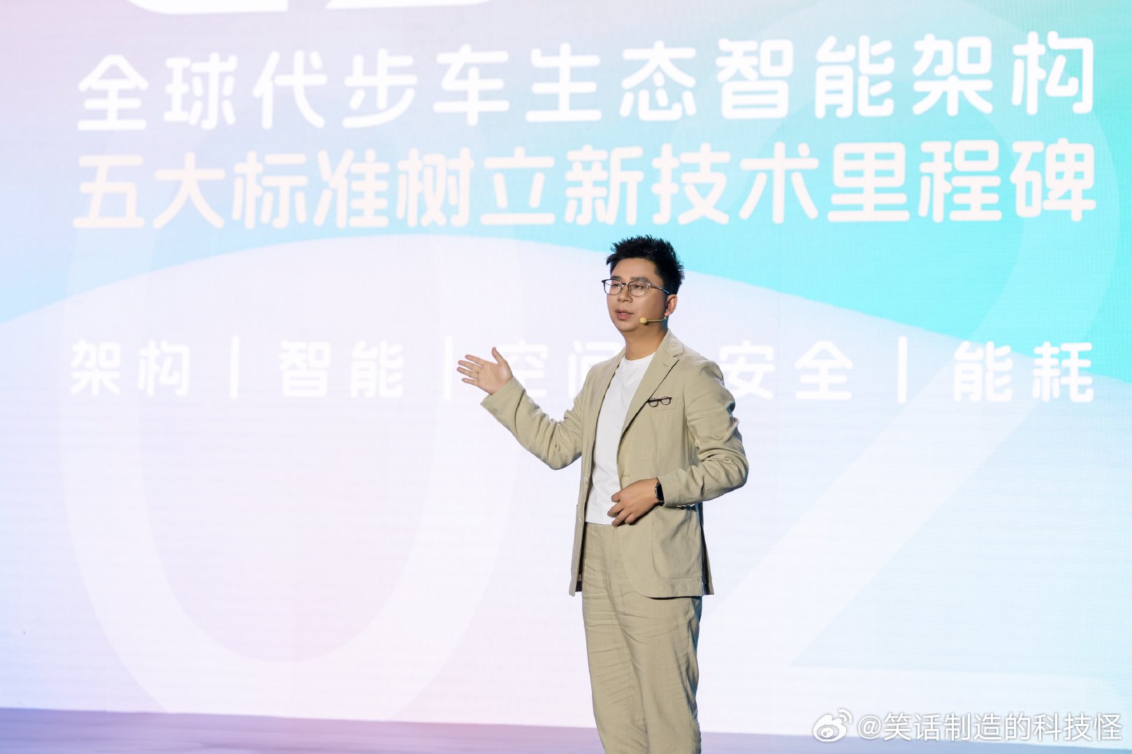 经常有朋友和粉丝问我，现在A00级小车那么多，为啥还盯着五菱MINIEV？我想作