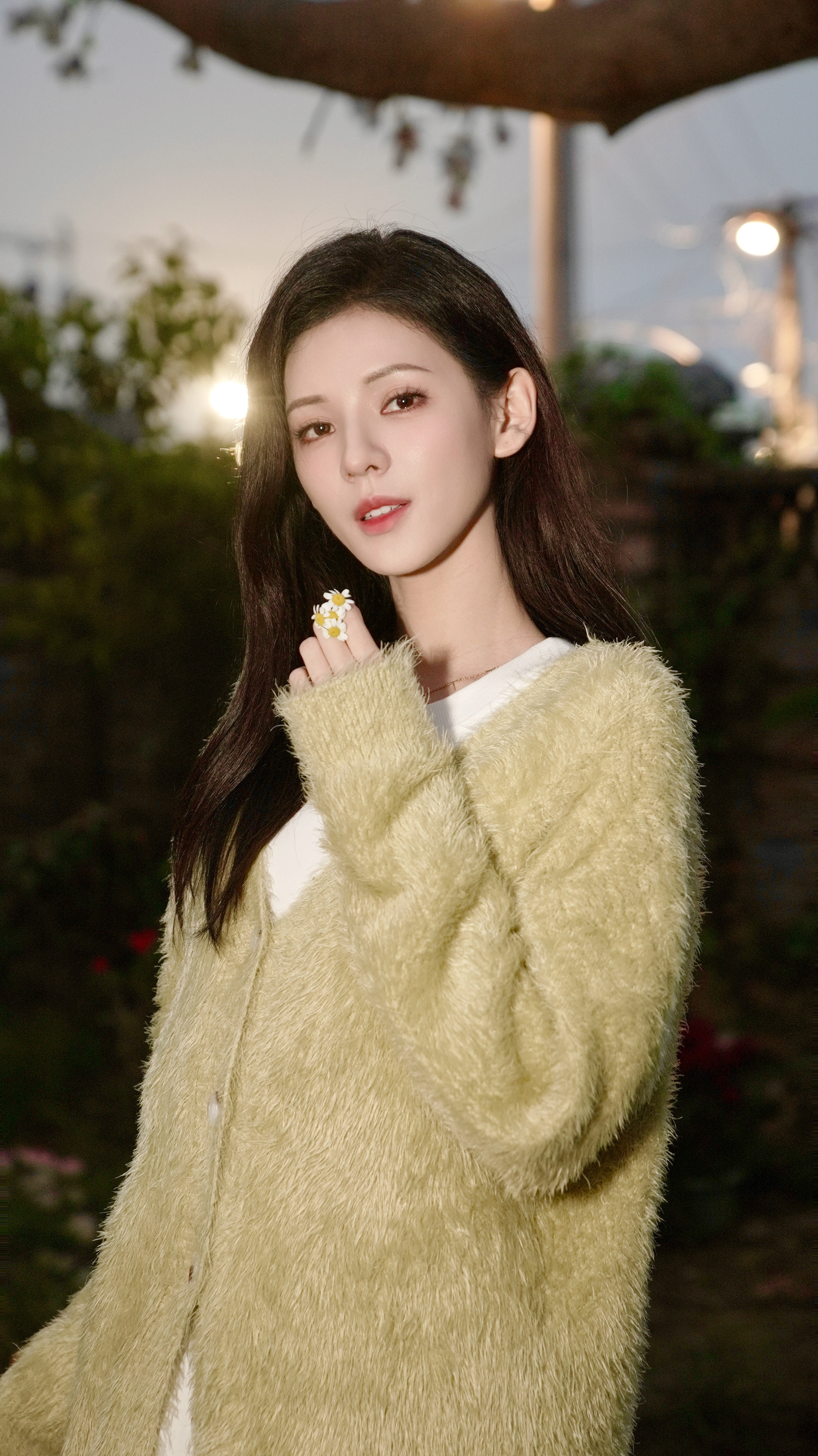 张予曦 《深情眼》叶濛☽ 剧照-毛衣-绿毛衣+蓝毛衣 