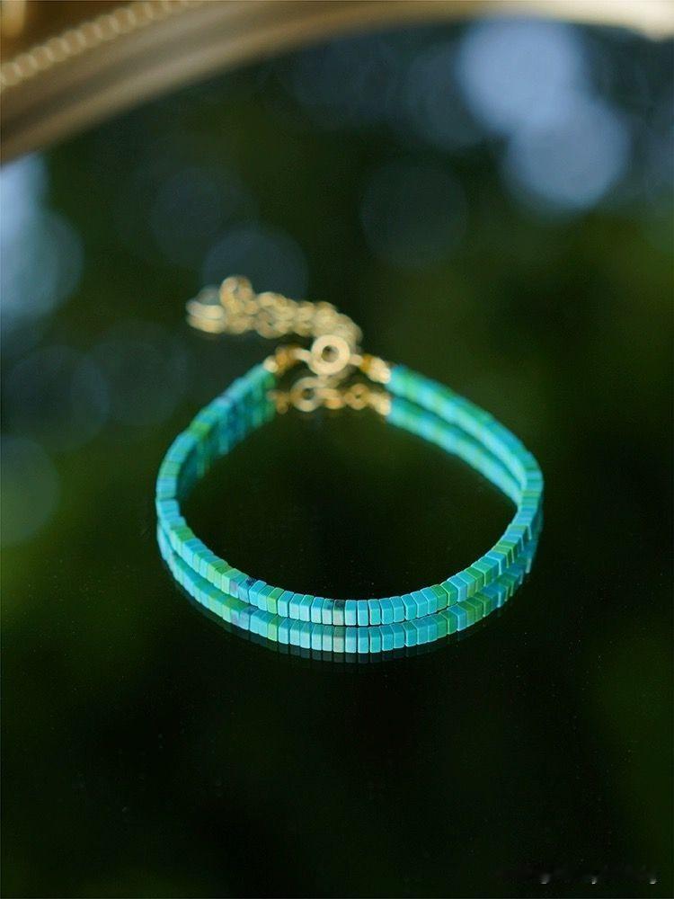 上句:雪落千山静，请写下句雨打芭蕉绿。