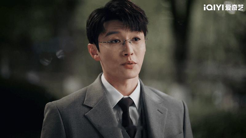 兄弟俩都没名分又都多嗔裴轸居然记得胡羞喜欢吃甜的，还特意找厨子定制专属巧克力，这